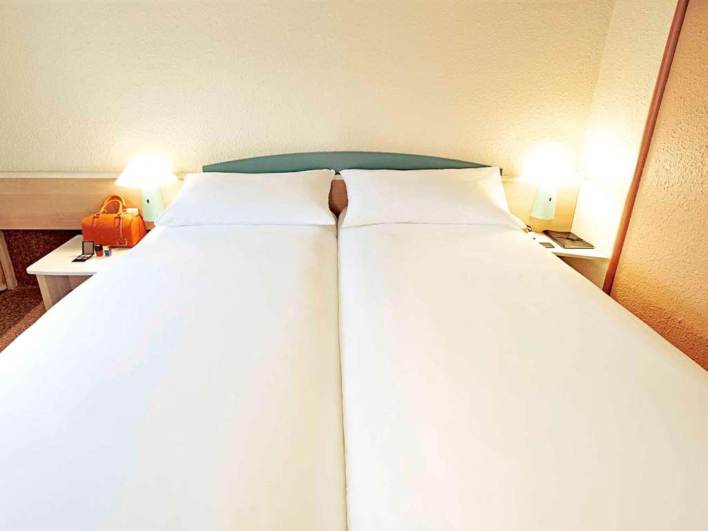 Hotel ibis Rodez Centre Habitación foto